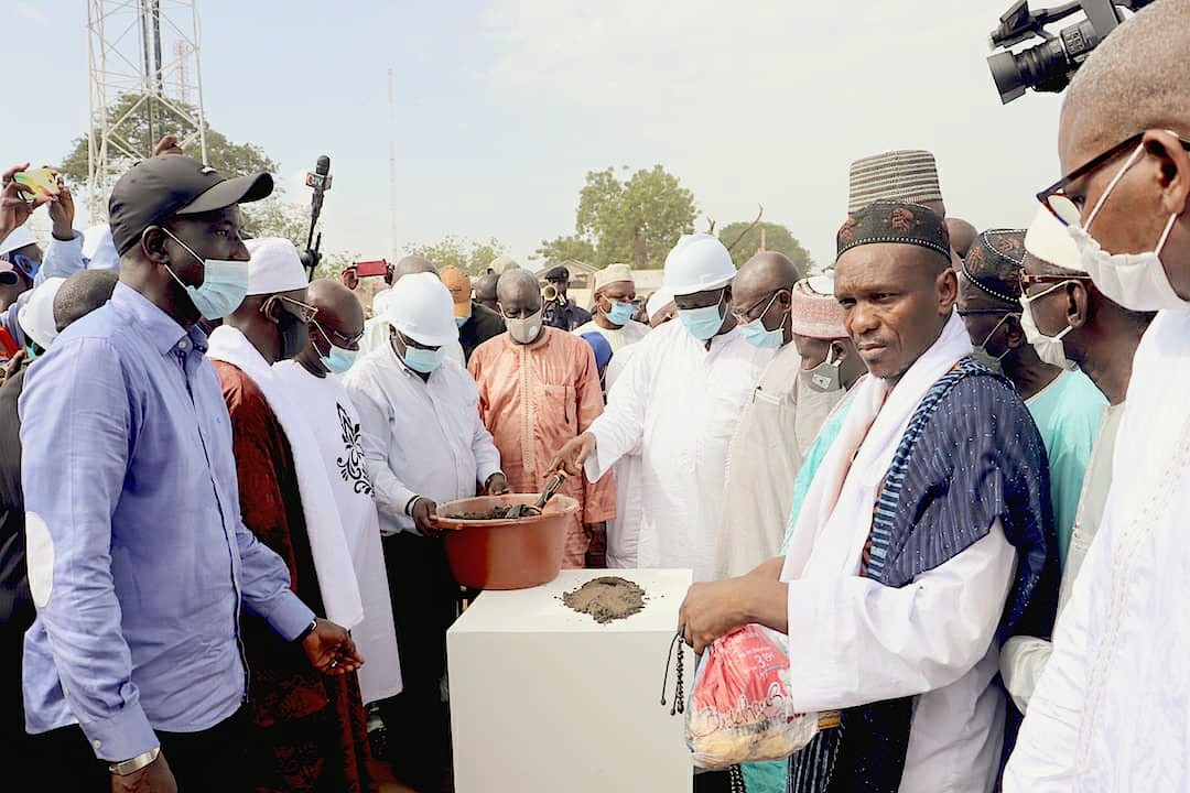 President Barrow Saturday laid the foundation stone for the reconstruction of the fire ravaged Basse market in URR at a tune of one hundred million Dalasi. President later on visited the construction of the Fatoto Bridge. 